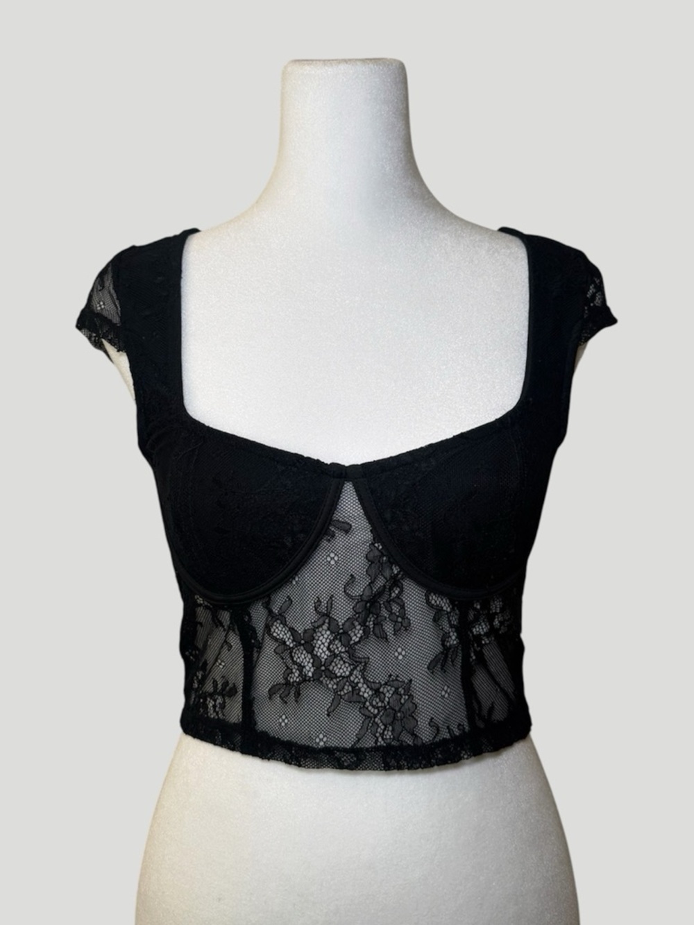 Kendall & Kylie Black Floral Sheer Lace Cap Sleeve Crop Top